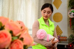 南阳月嫂泓德家政公司_宝宝揉眼是怎么了？